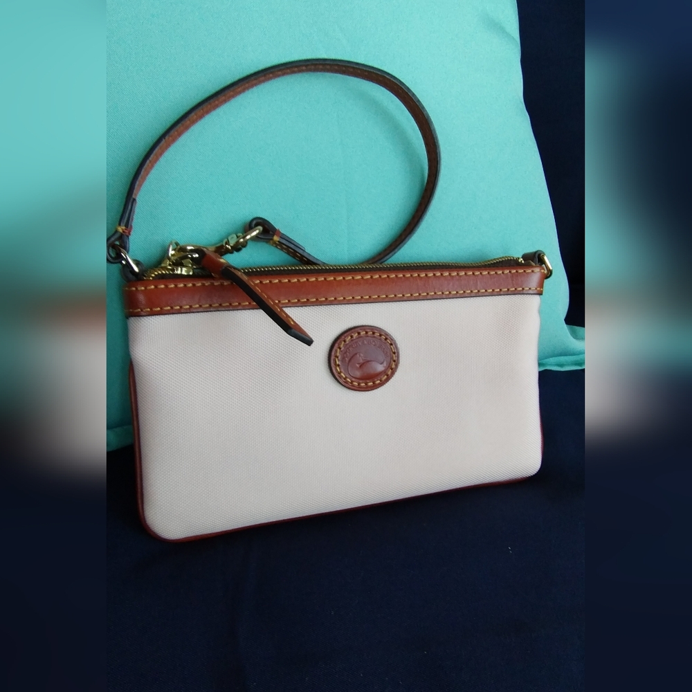 Dooney And Bourke Light Pink Nylon Small Purse/Wristlet